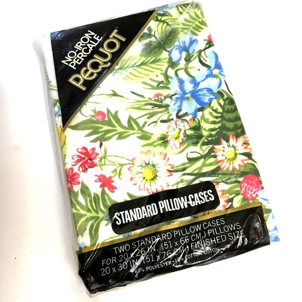Pequot Floral Set of Two No Iron Pillowcases VTG NOS